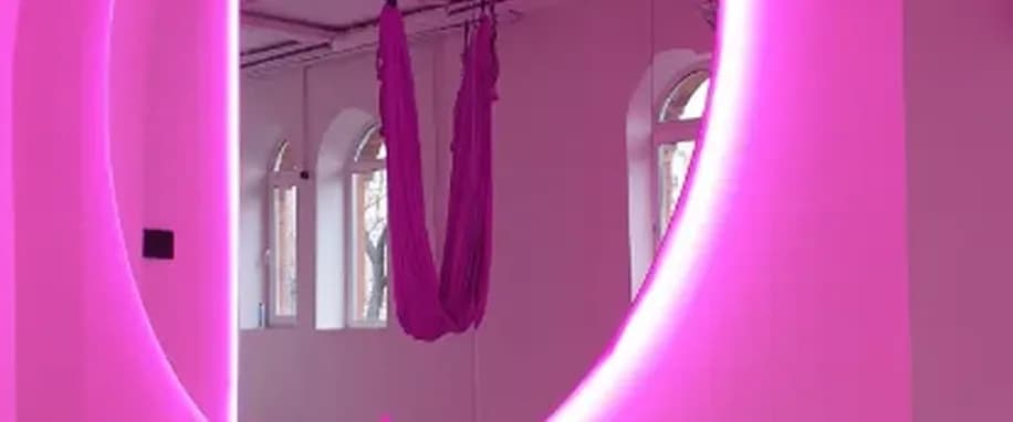 gallery slide