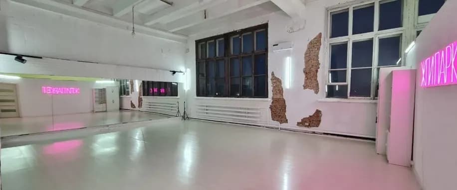 gallery slide